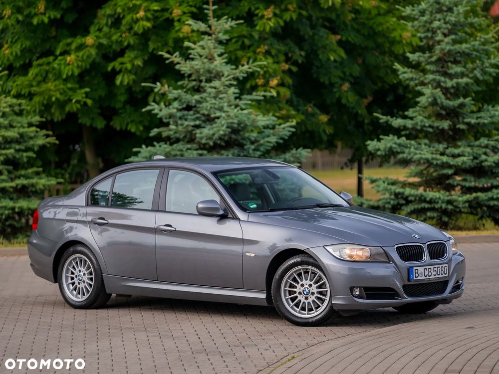 BMW Seria 3 318i Edition Exclusive - 6