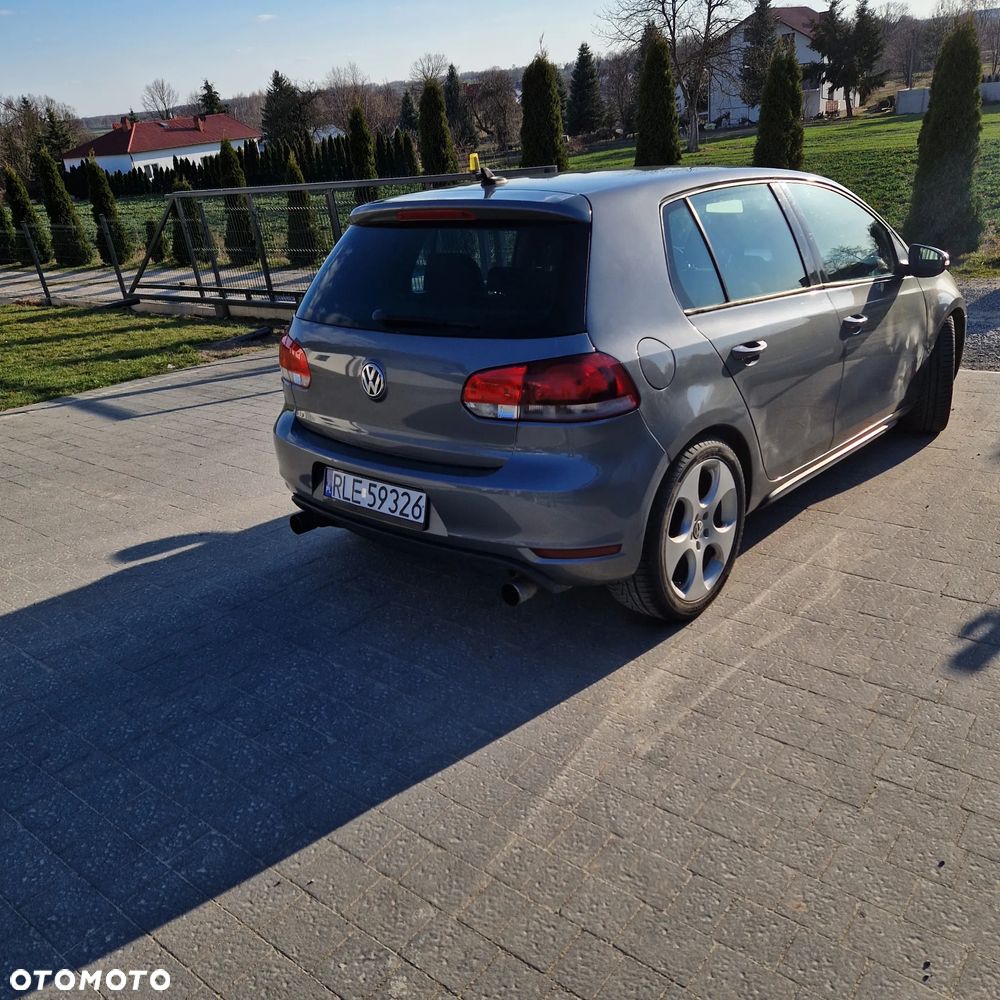 Volkswagen Golf 2.0 GTI DSG - 4