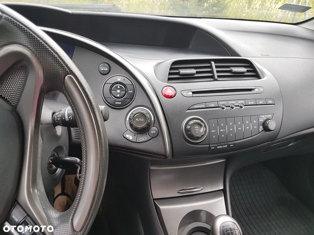 Honda Civic 1.8 Comfort - 24
