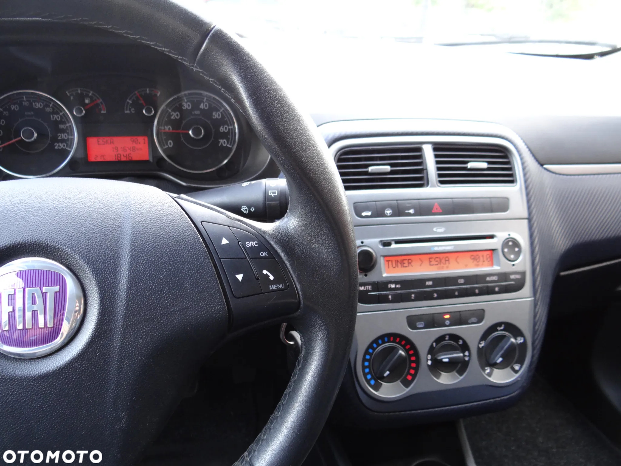 Fiat Punto 1.4 Young - 29