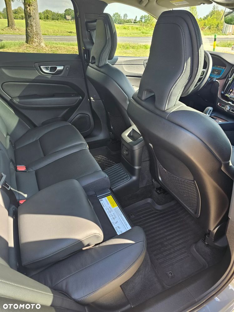 Volvo XC 60 T8 AWD Recharge Plus Dark - 13