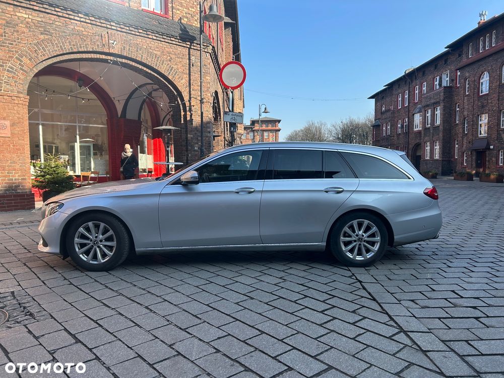 Mercedes-Benz Klasa E 220 d 9G-TRONIC - 3