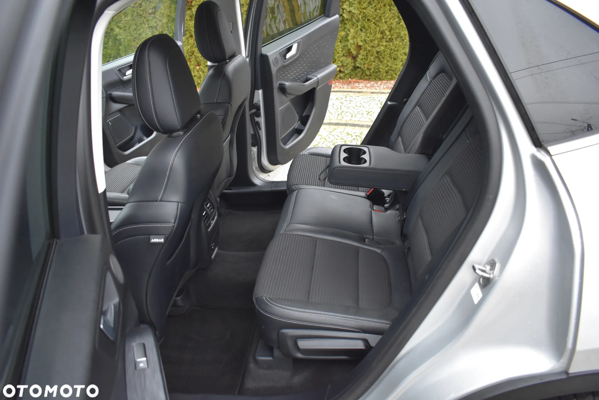 Ford Kuga 2.0 TDCi 2x4 Titanium - 11