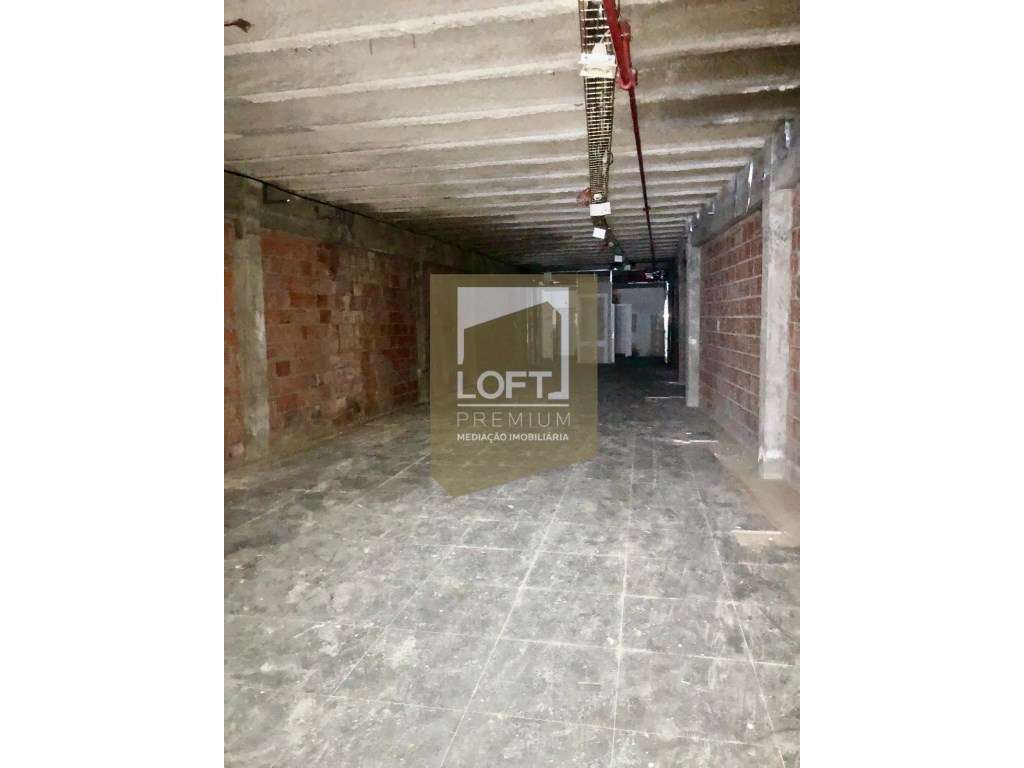 Prédio p/ Arrendamento no Centro de Guimarães - Grande imagem: 4/30