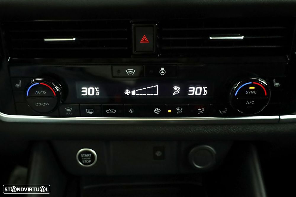 Nissan Qashqai 1.3 DIG-T N-Connecta LED Xtronic - 12