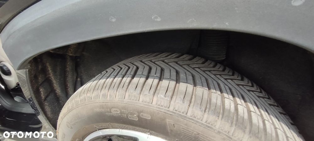 Mercedes-Benz GLB 200 d 4-Matic 8G-DCT - 35
