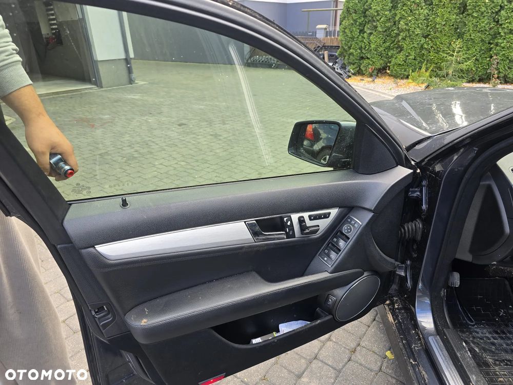 Mercedes-Benz C-Class 2008 photo 4