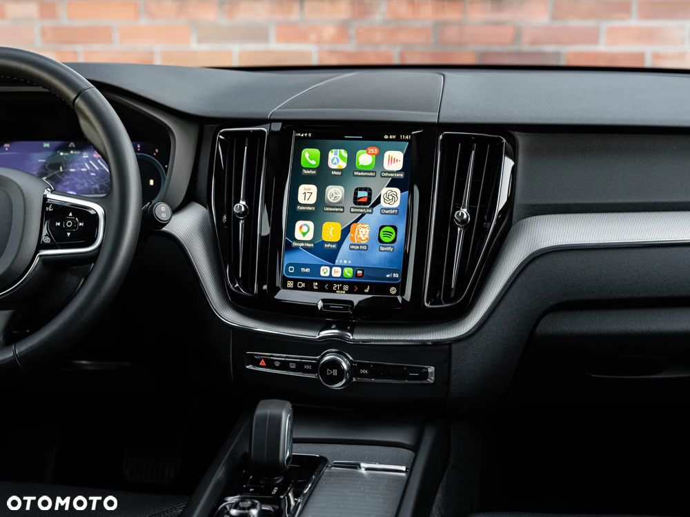 Volvo XC 60 B4 D AWD Plus Dark - 34
