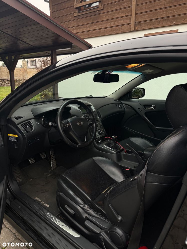 Hyundai Genesis Coupe 2.0 TCI Executive - 5