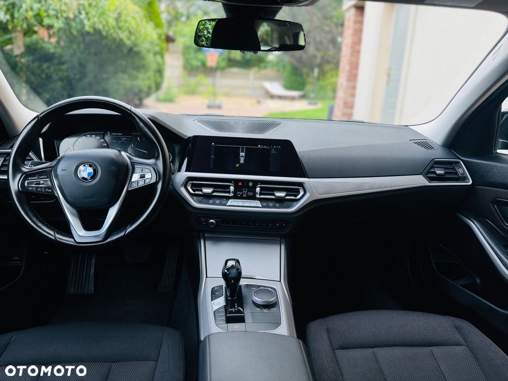 BMW Seria 3 320d Touring Advantage - 8