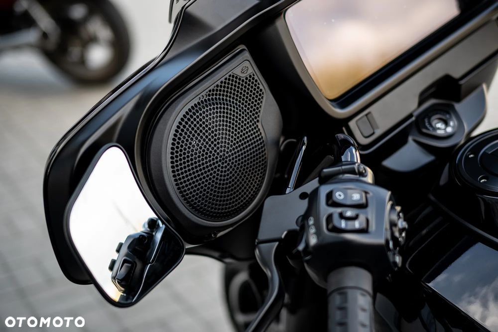 Harley-Davidson Touring Street Glide - 16