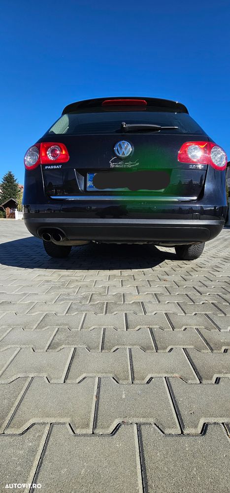 Volkswagen Passat Variant 2.0 TDI Trendline DPF DSG - 2