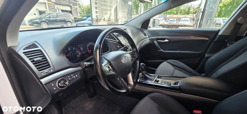 Hyundai i40 Kombi 1.7 CRDi DCT Premium - 32