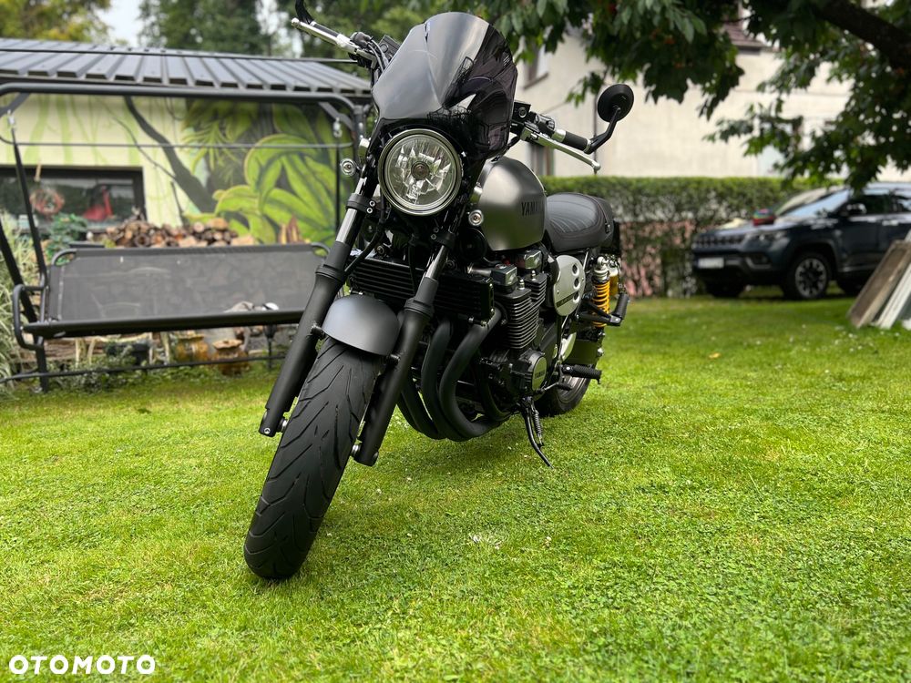 Yamaha XJR - 4