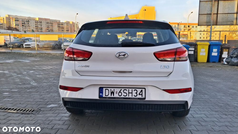 Hyundai i30 1.5 DPI Classic + - 4