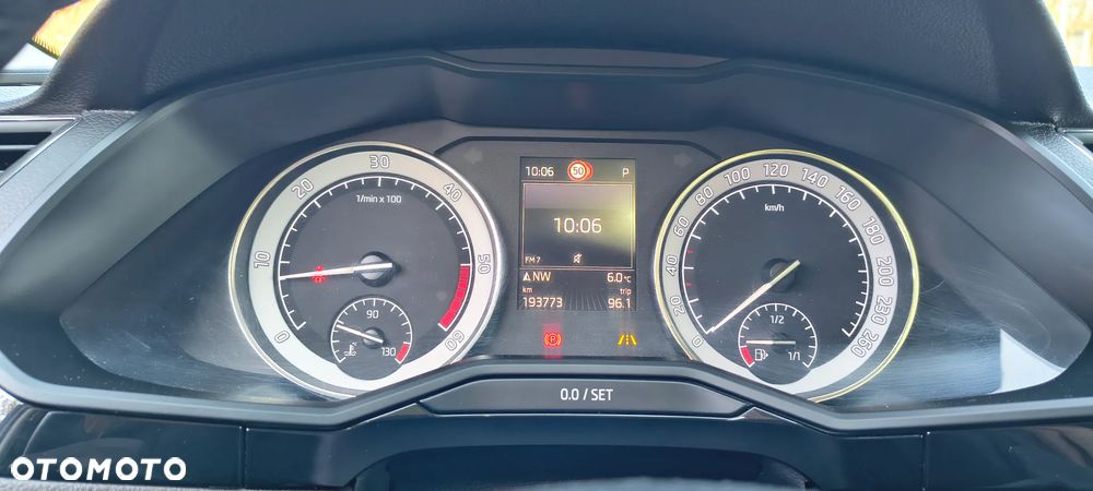 Skoda Superb 2.0 TDI L&K DSG - 12
