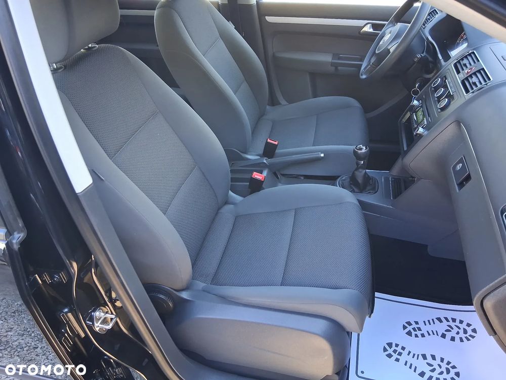 Volkswagen Touran - 13