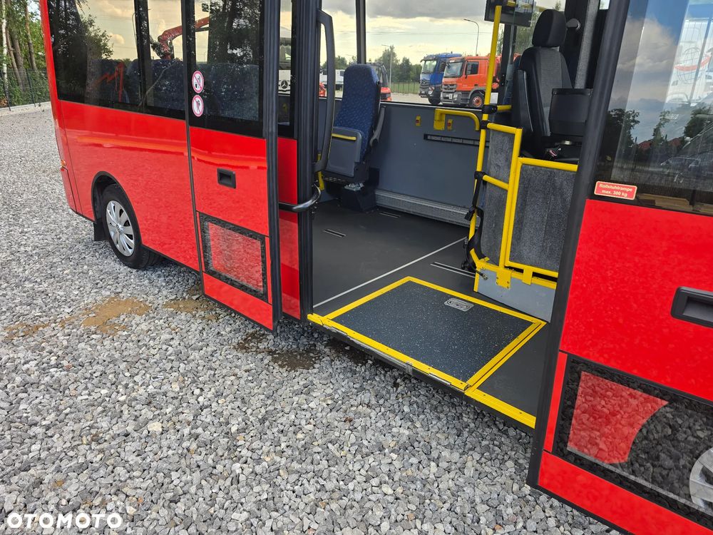 Volkswagen T6/Mikrobus/Bus szkolny/Kat B 8+1 - 32