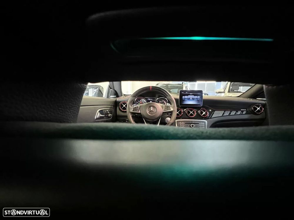 Mercedes-Benz CLA 45 AMG 4Matic Speedshift 7G-DCT Night Edition - 13