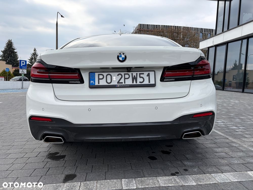 BMW Seria 5 518d M Sport - 10