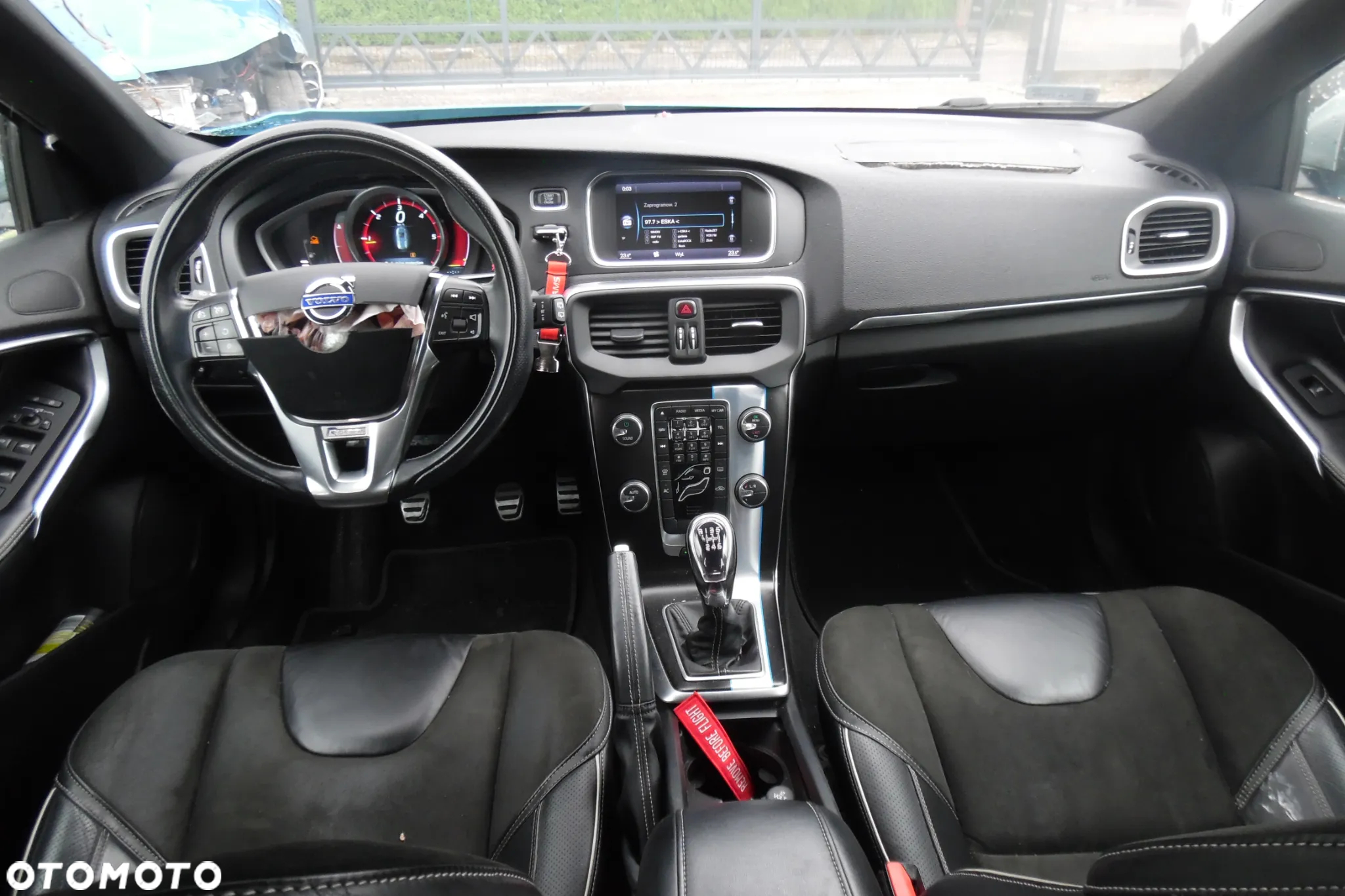 Volvo V40 D2 R-Design - 6