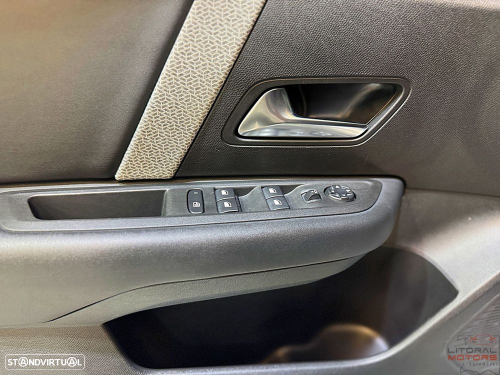 Citroën C4 X 1.2 PureTech Shine Pack EAT8 - 18