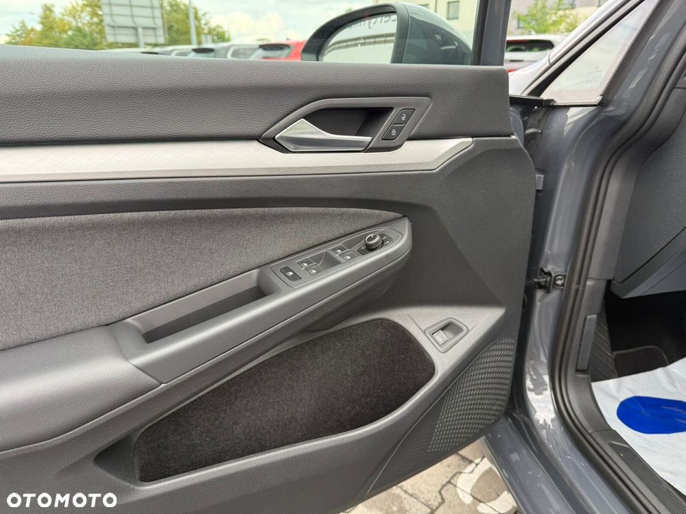 Volkswagen Golf Variant 1.5 eTSI mHEV Life DSG - 13
