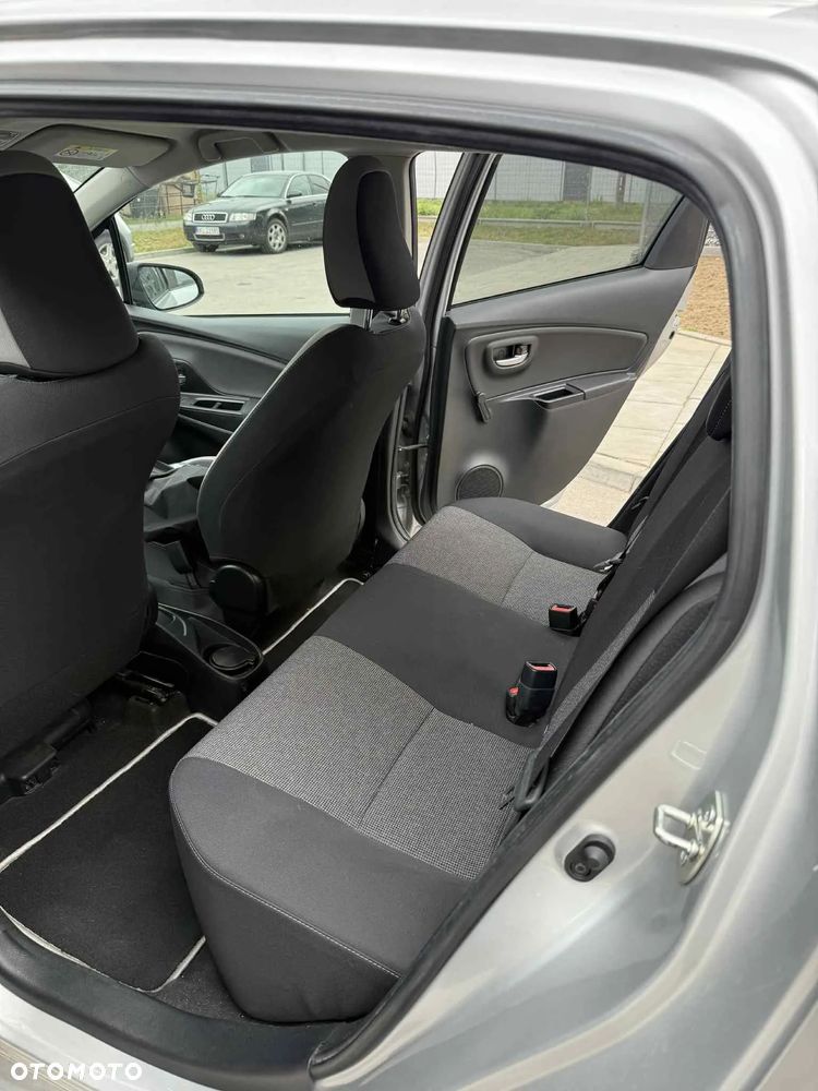Toyota Yaris 1.5 Premium - 11