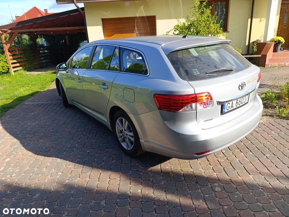 Toyota Avensis 2.0 D-4D Premium - 5