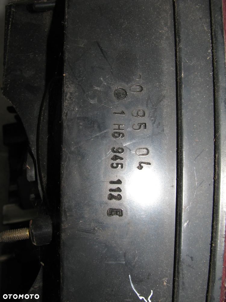 Lampa Prawa Tylna Volkswagen Golf 3 - 4