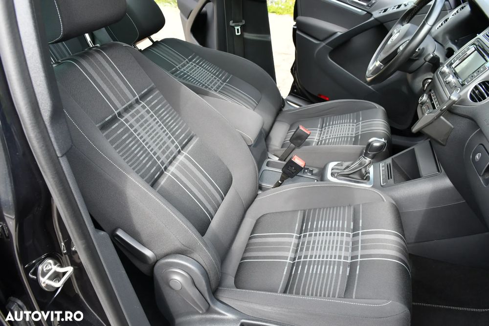 Volkswagen Tiguan 2.0 TDI DPF 4Motion BlueMotion Technology DSG Lounge Sport & Style - 32