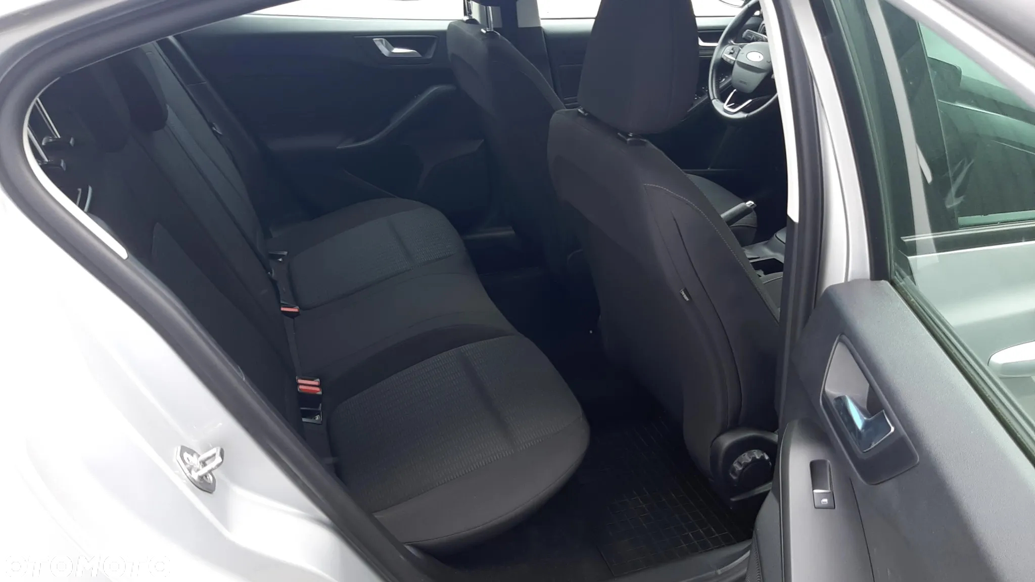 Ford Focus 1.0 EcoBoost Trend ASS - 12