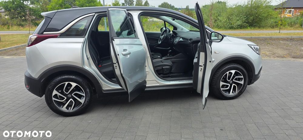 Opel Crossland X 1.2 T Design Line S&S - 24