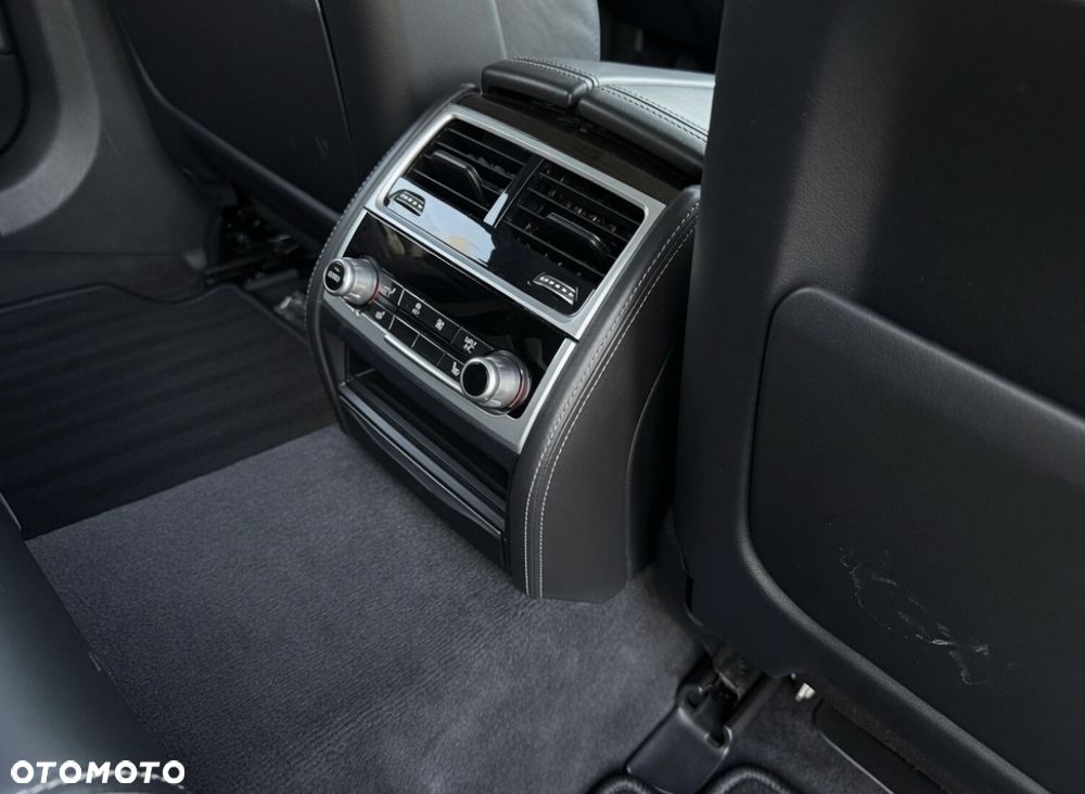BMW Seria 7 740Li - 13
