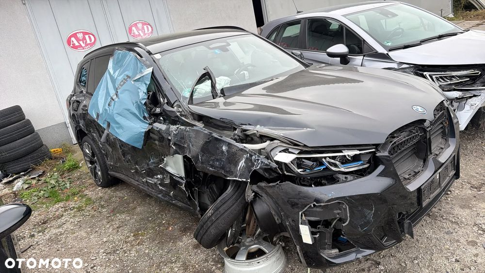 BMW iX3 - 14