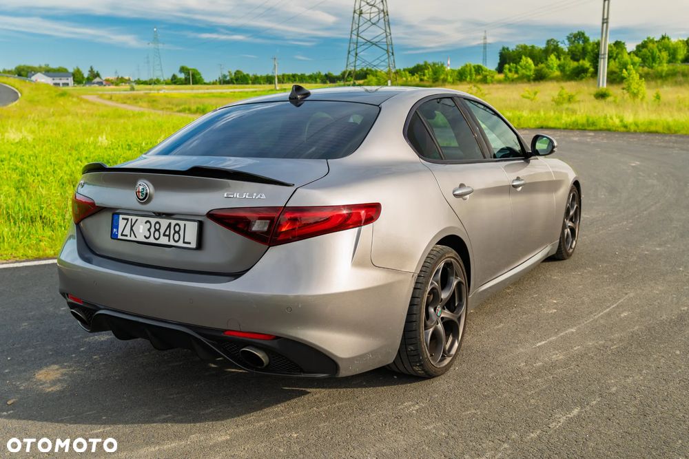 Alfa Romeo Giulia - 16