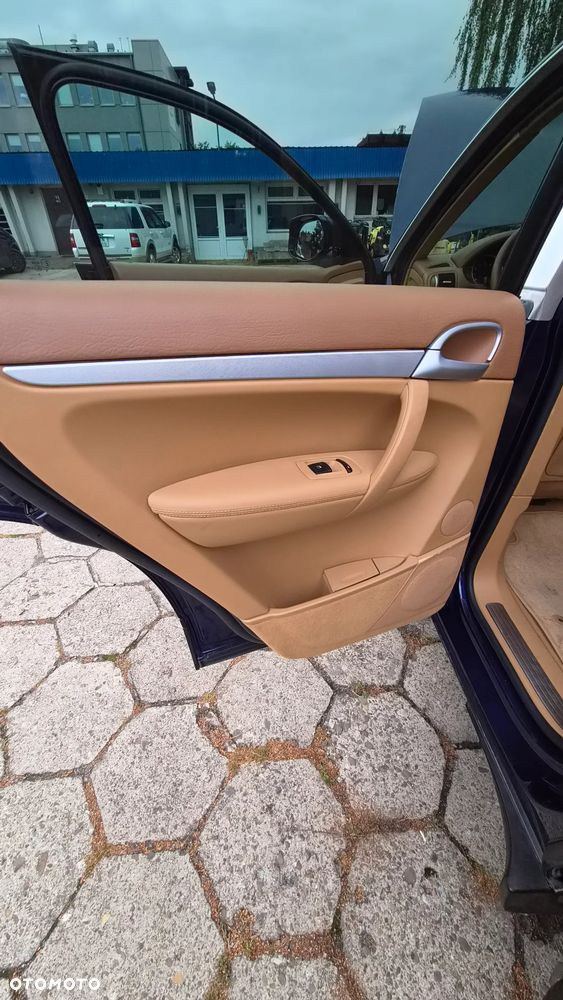 Porsche Cayenne - 13