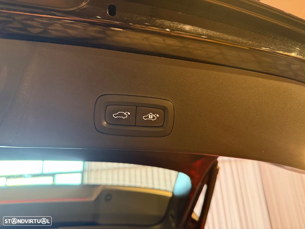 Volvo XC 40 T4 Recharge DKG Ultimate Bright - 32