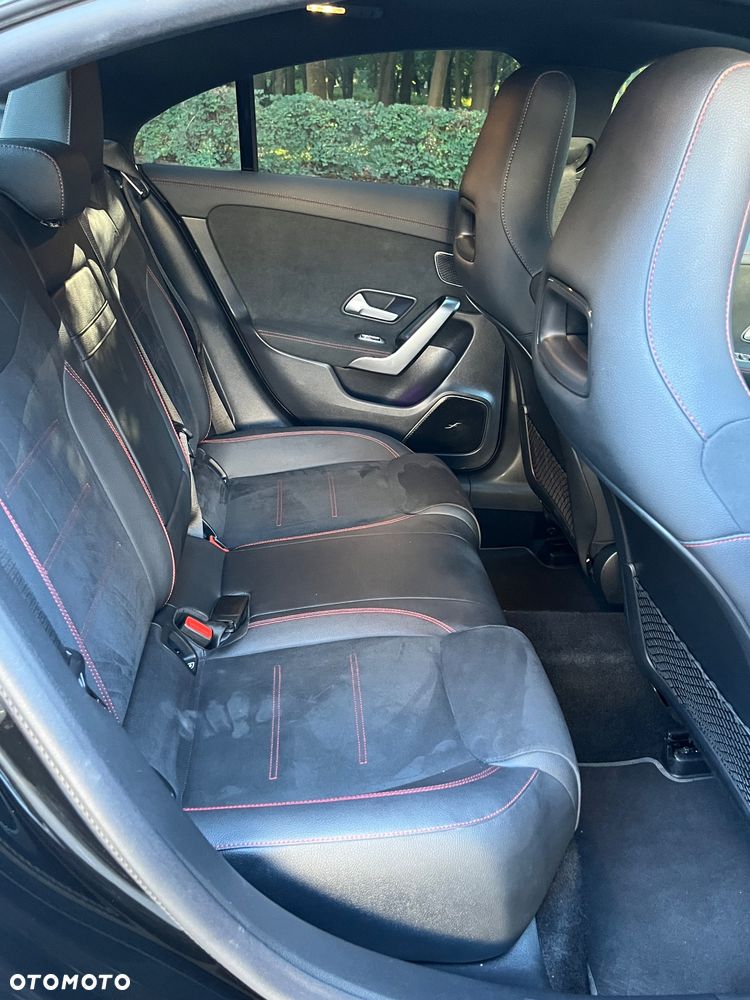 Mercedes-Benz CLA 250 4Matic 7G-DCT - 8