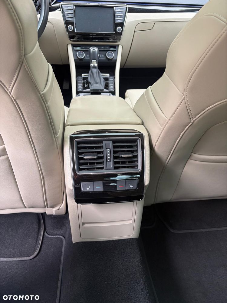 Skoda Superb 1.8 TSI L&K DSG - 14