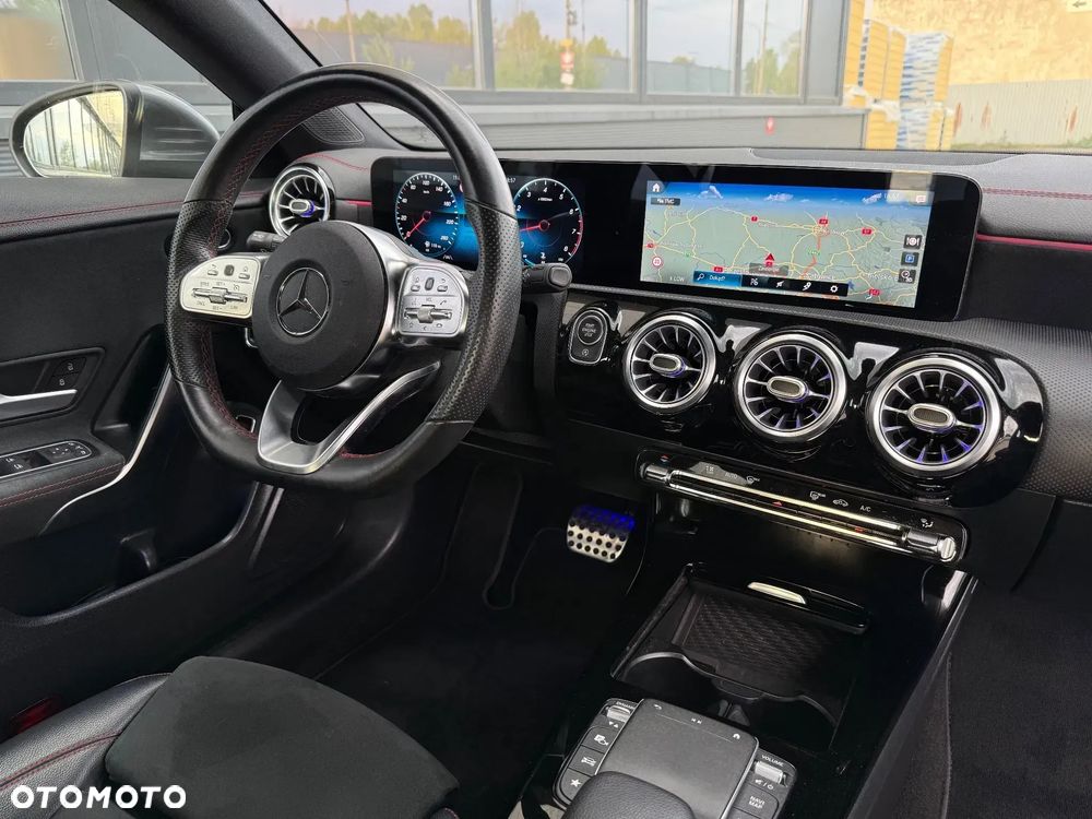 Mercedes-Benz CLA 180 AMG Line 7G-DCT - 17