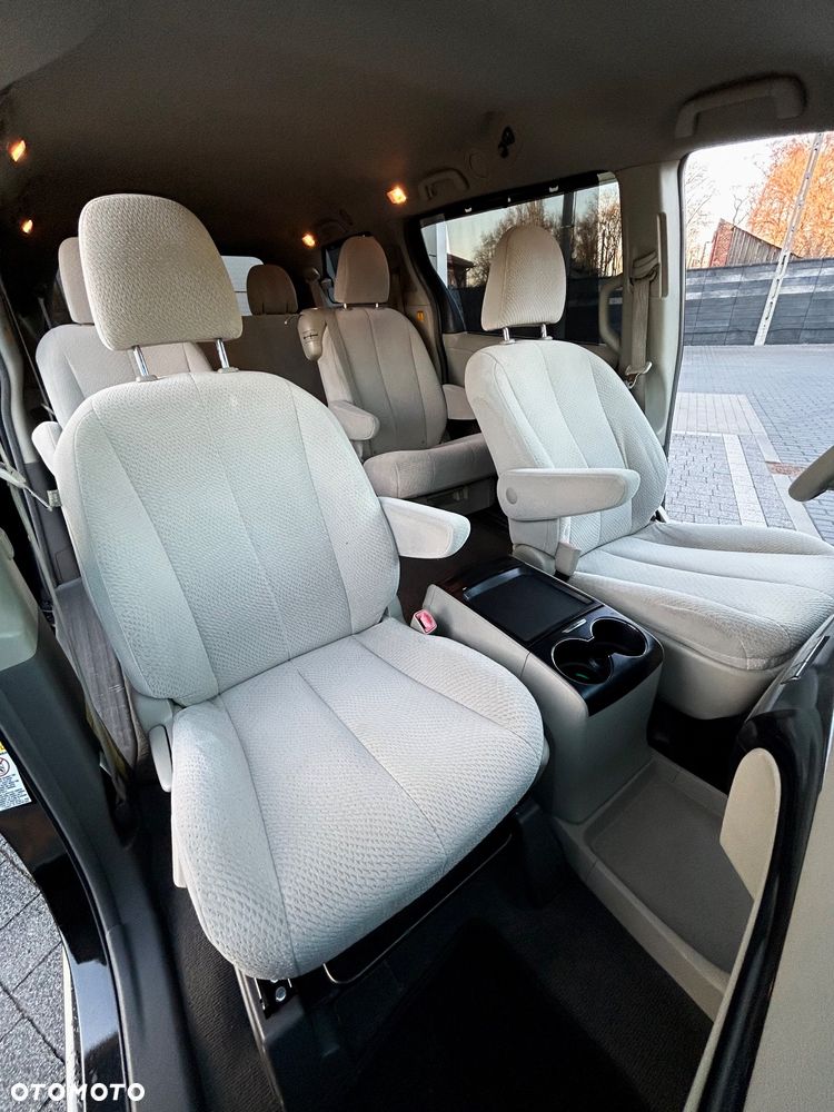 Toyota Sienna 3.5 V6 - 9