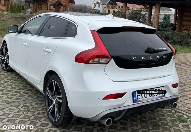 Volvo V40 ver-d3-geartronic-rdesign - 1
