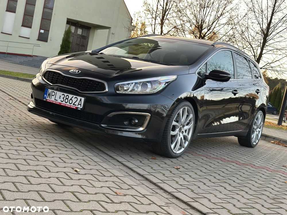 Kia Ceed 1.6 GDI SW UEFA EURO 2016 - 33