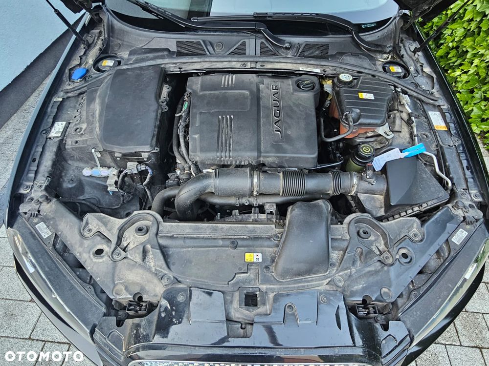 Jaguar XF 2.2 D Luxury - 9