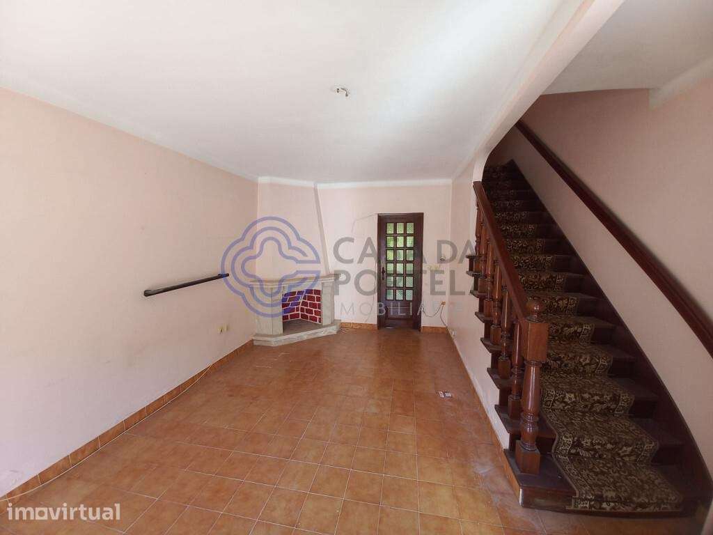 Moradia com 4 quartos, garagem e quintal no Entroncamento - Grande imagem: 5/29
