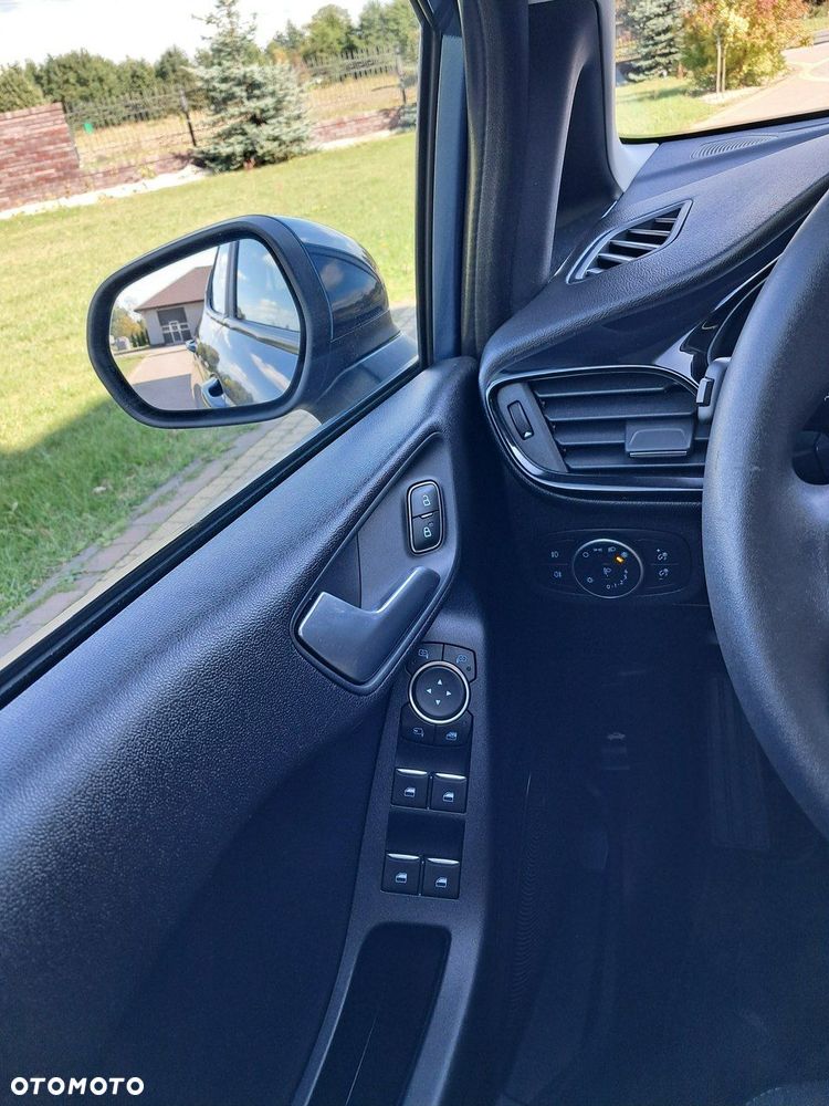 Ford Fiesta - 21