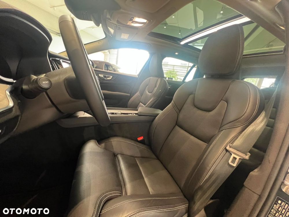 Volvo V60 B4 B Ultimate Dark - 15