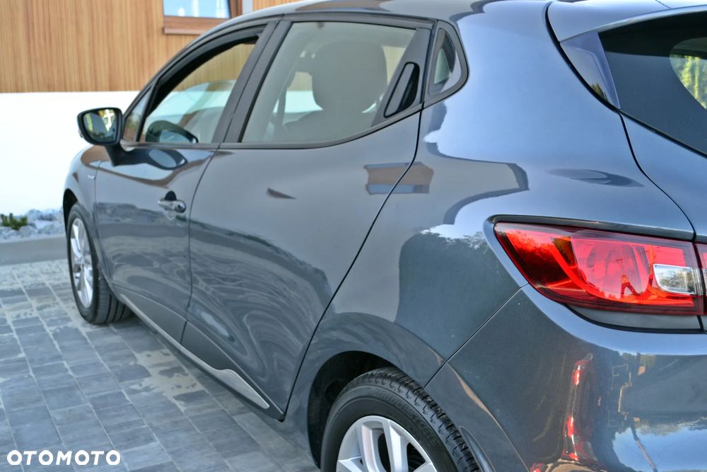 Renault Clio - 11