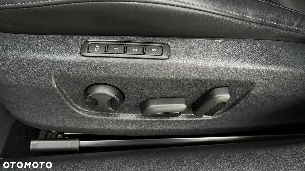 Skoda Superb 2.0 TDI DSG Premium Edition - 9